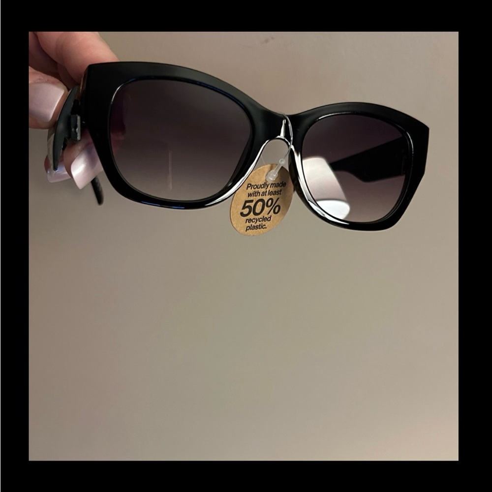 NWT Nine West Black Cat-Eye Sunglasses with Gradient Lenses - Picture 2 of 7
